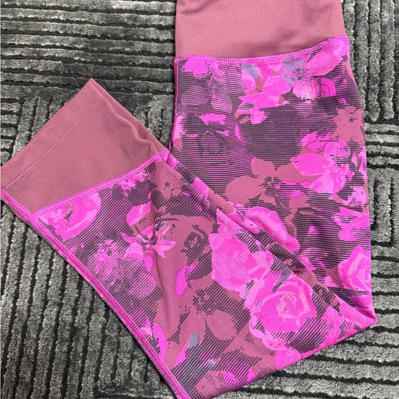 The North Face FlashDry Floral Crop Capri Leggings Women’s Small - Picture 4 of 5